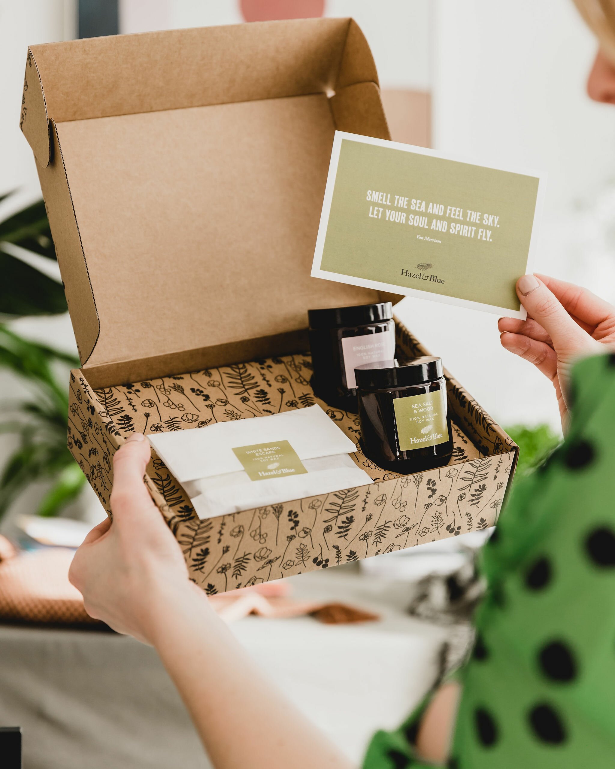 202201HAZELANDBLUE-0574 summer scented soy candle gift set hand poured soy wax